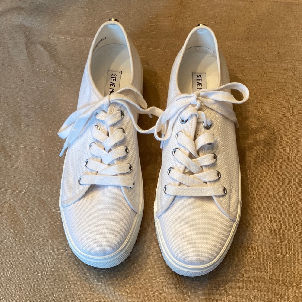 STEVE MADDEN white platform sneakers